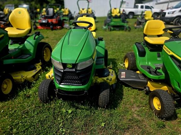 Image of John Deere X324 equipment image 1