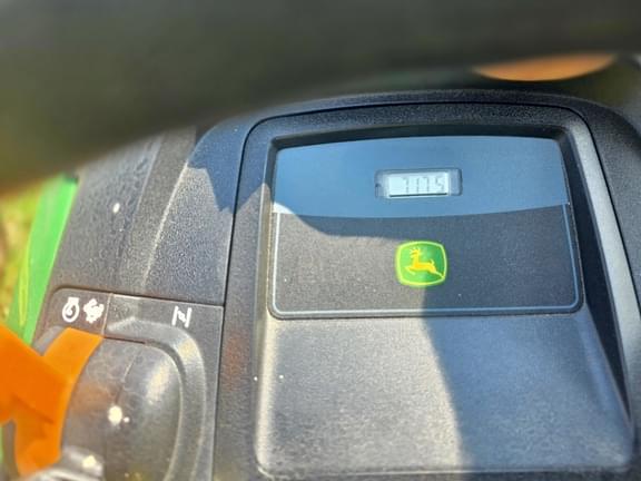 Image of John Deere X324 equipment image 4