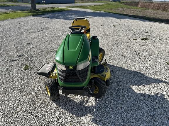 Image of John Deere X324 equipment image 1