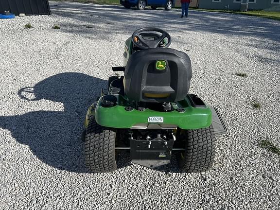 Image of John Deere X324 equipment image 2