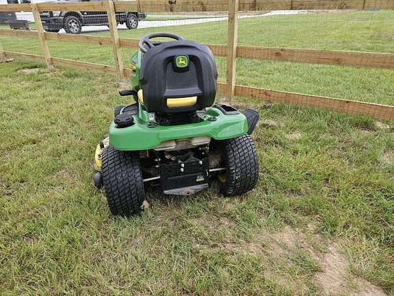 Image of John Deere X324 equipment image 3