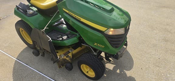 Image of John Deere X500 equipment image 2