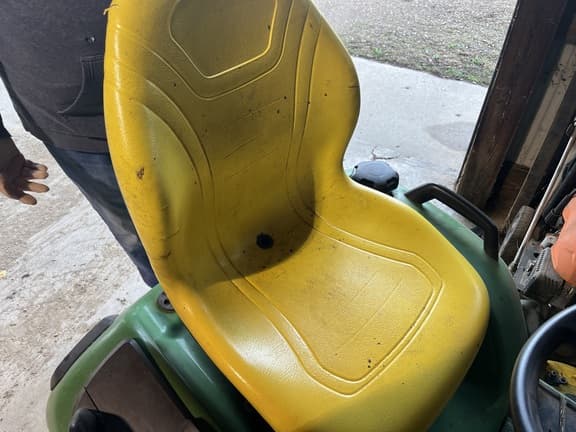 Image of John Deere X534 equipment image 3