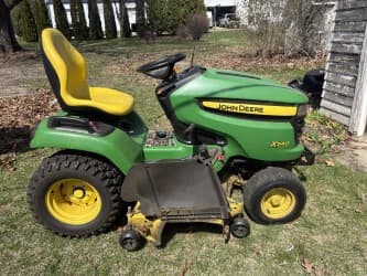 Image of John Deere X540 equipment image 2