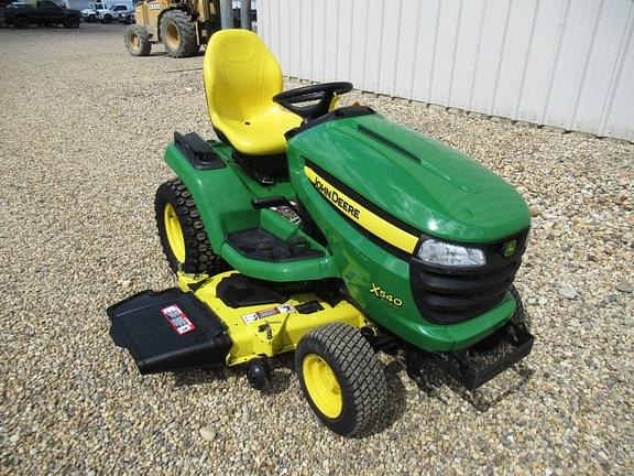 Image of John Deere X540 equipment image 3