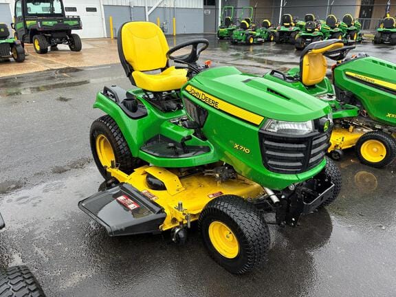 2014 John Deere X710 Equipment Image0