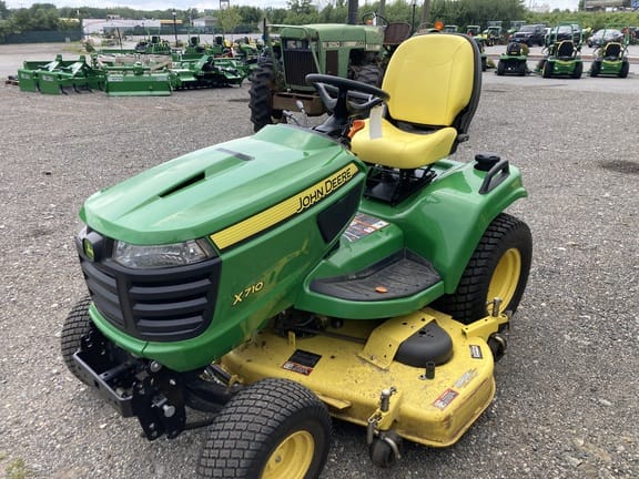 2014 John Deere X710 Equipment Image0