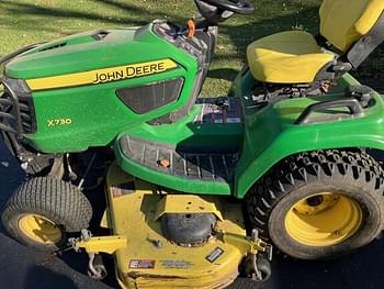 2014 John Deere X730 Equipment Image0