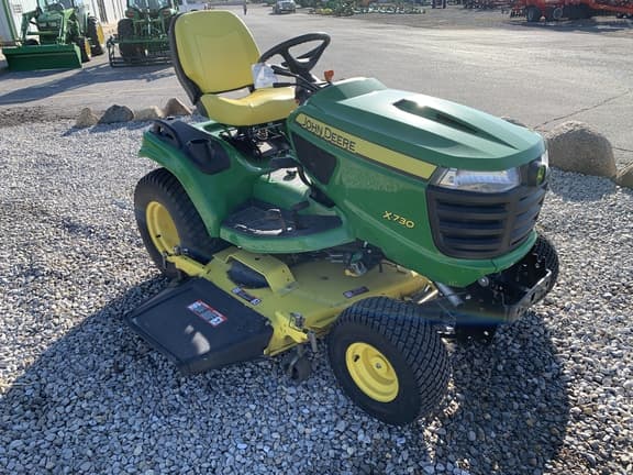 Image of John Deere X730 equipment image 2