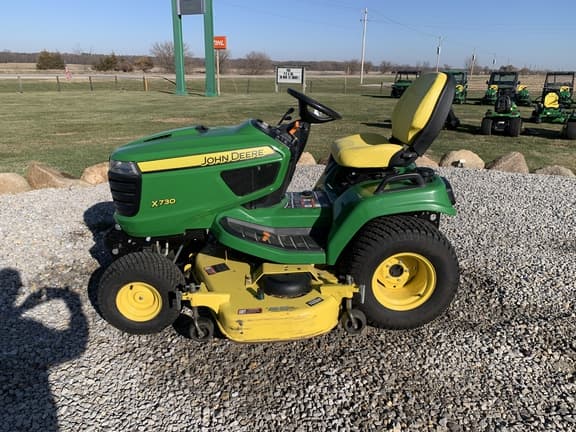 Image of John Deere X730 equipment image 1