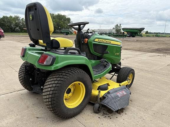 Image of John Deere X730 equipment image 2