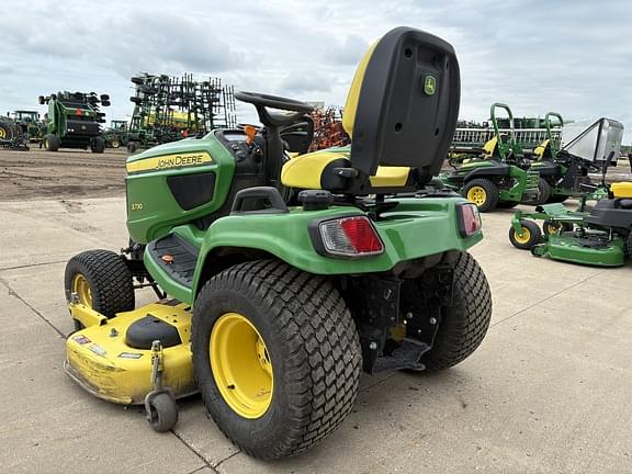 Image of John Deere X730 equipment image 3