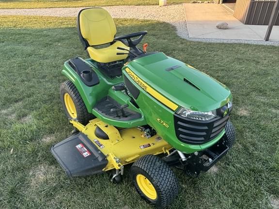 Image of John Deere X730 equipment image 2