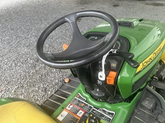2014 John Deere X730 Equipment Image0