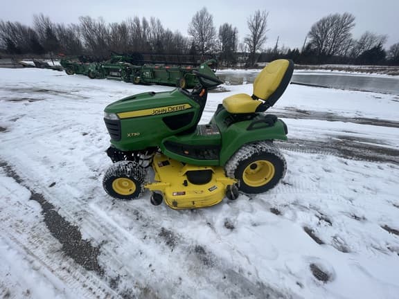 Image of John Deere X730 equipment image 1