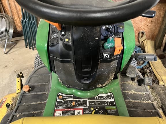 Image of John Deere X730 equipment image 2