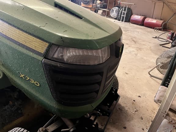Image of John Deere X730 equipment image 4
