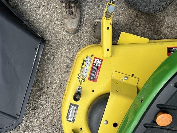 Image of John Deere X730 equipment image 3
