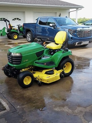 2014 John Deere X730 Equipment Image0