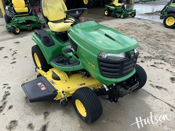 2014 John Deere X730 Equipment Image0