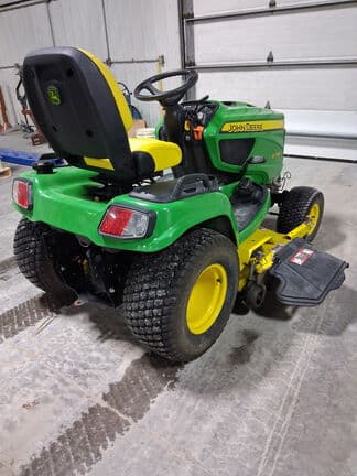 Image of John Deere X730 equipment image 3