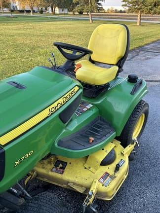 Image of John Deere X730 equipment image 2