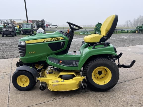 Image of John Deere X730 equipment image 3