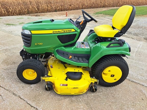 Main image John Deere X730