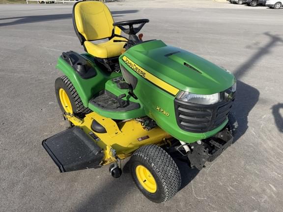 Image of John Deere X730 equipment image 4