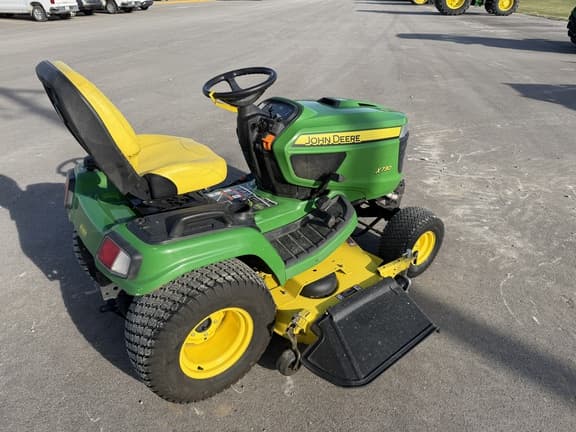 Image of John Deere X730 equipment image 4