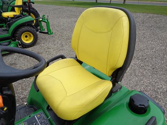 Image of John Deere X730 equipment image 4