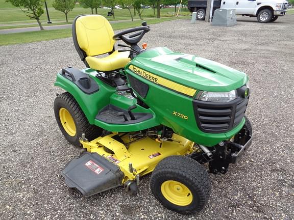 Image of John Deere X730 equipment image 2