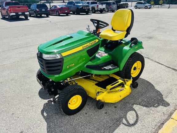 Image of John Deere X734 equipment image 4
