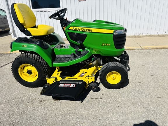 Image of John Deere X734 equipment image 2