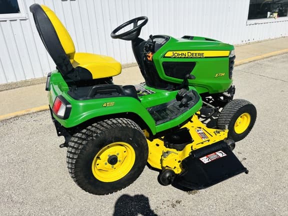 Image of John Deere X734 equipment image 3