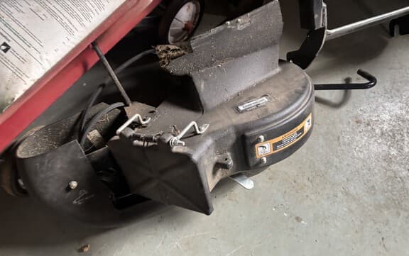 Image of John Deere X734 Image 1