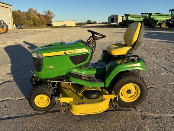 Image of John Deere X734 equipment image 1