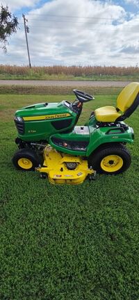 2014 John Deere X734 Equipment Image0