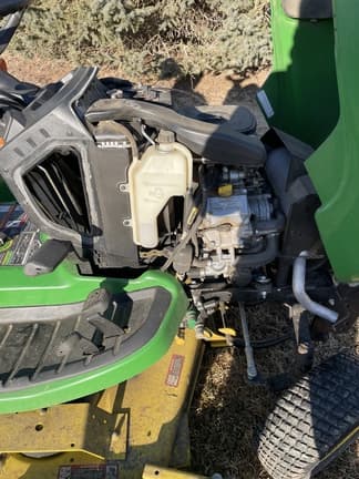 Image of John Deere X734 equipment image 4