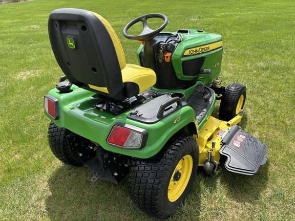 Image of John Deere X734 equipment image 4