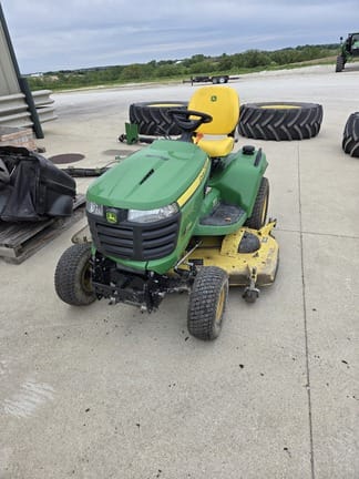 2014 John Deere X734 Equipment Image0