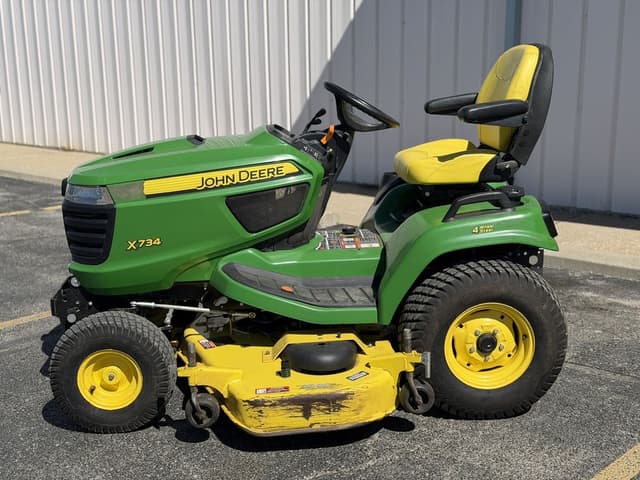 Image of John Deere X734 equipment image 1