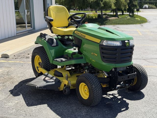 Image of John Deere X734 equipment image 3