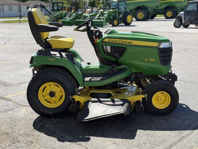 Image of John Deere X734 equipment image 4