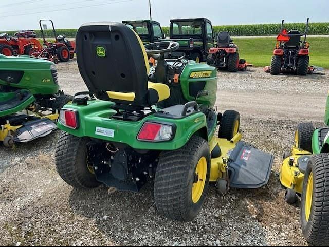 Image of John Deere X734 equipment image 3