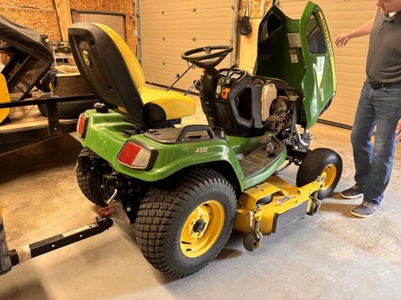 Image of John Deere X734 equipment image 2