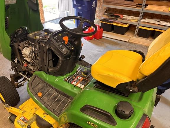 Image of John Deere X734 equipment image 4
