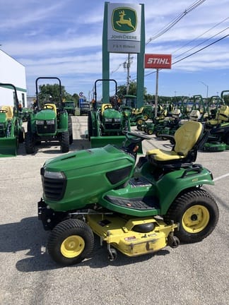 2014 John Deere X734 Equipment Image0