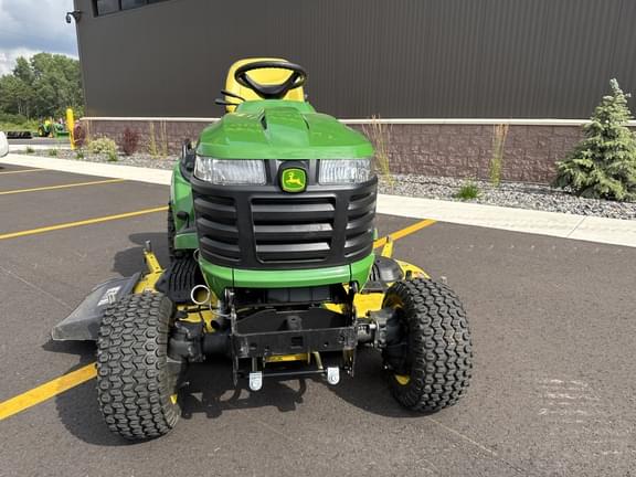Image of John Deere X738 equipment image 1