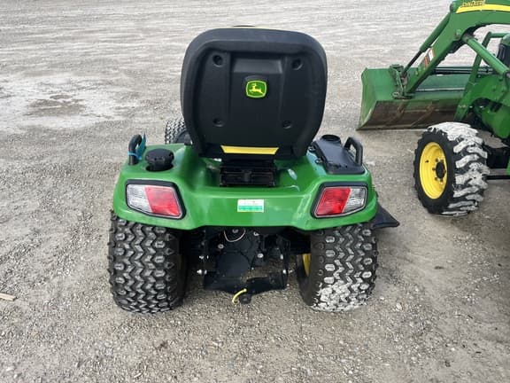 Image of John Deere X738 equipment image 3